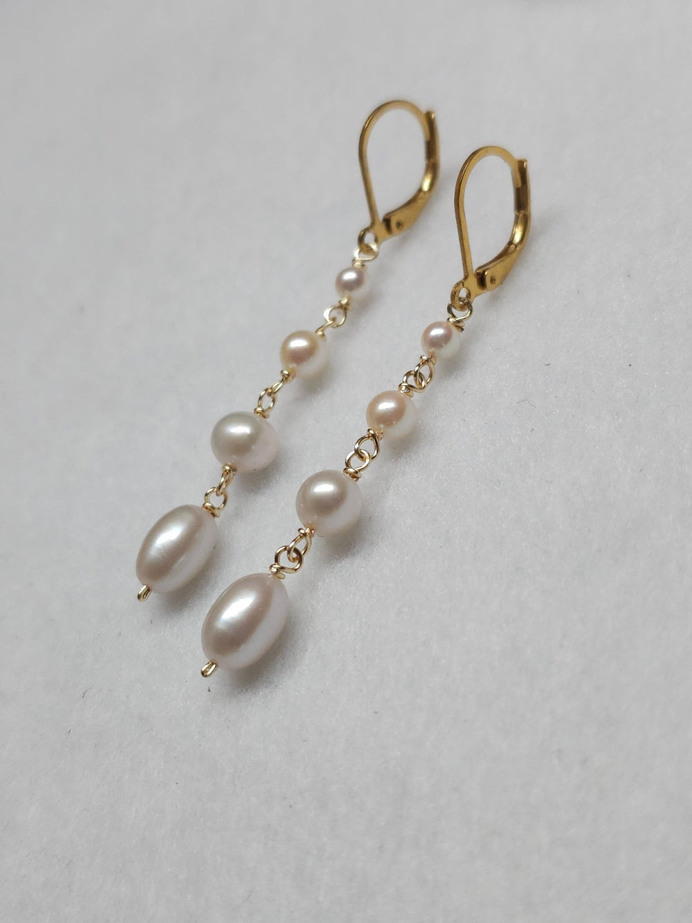 Boucles d’oreilles Cataleya pendantes en perles de culture – Or laminé gold filled