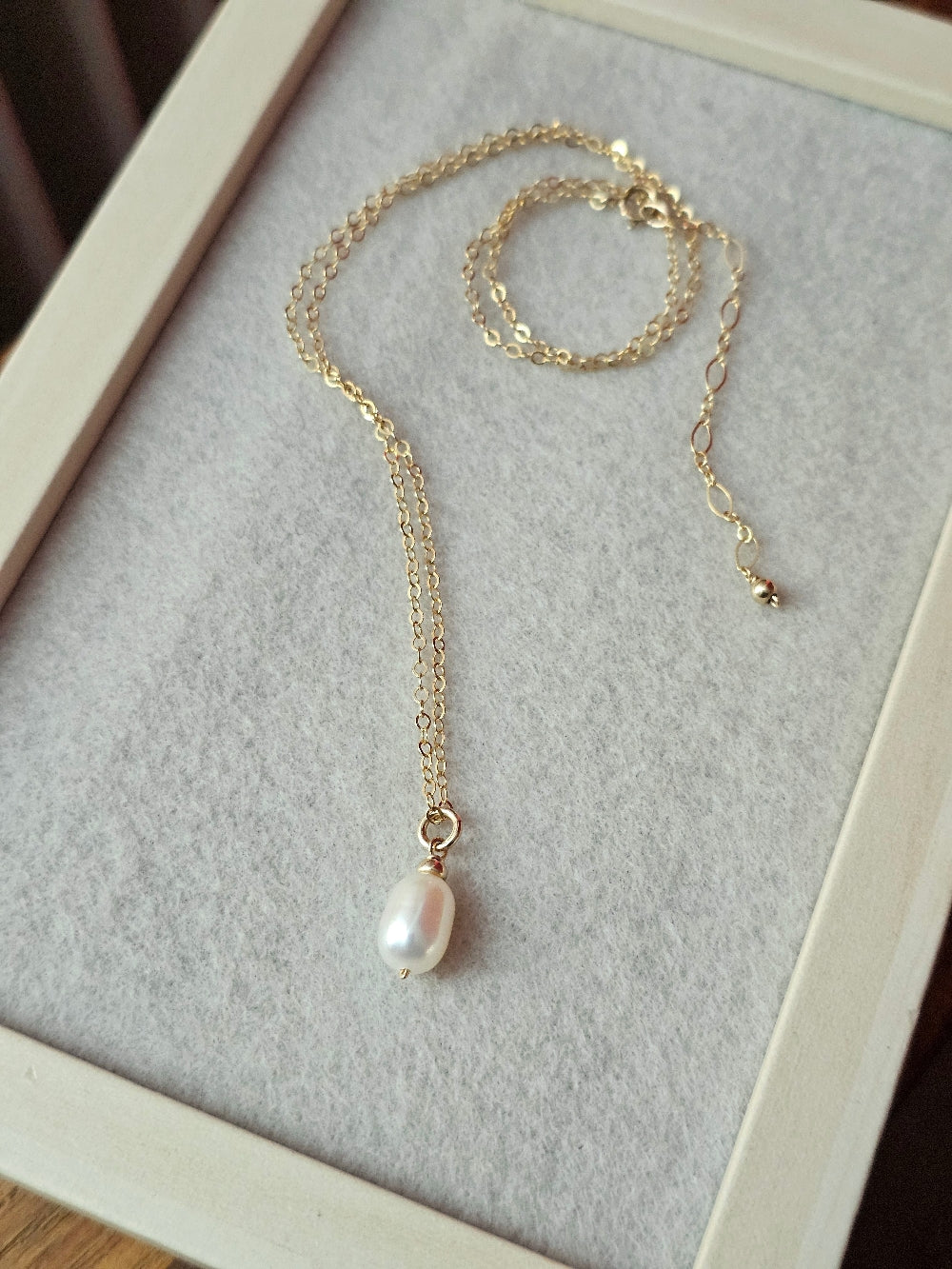 Collier pendentif perle de culture Lucia – Chaîne gold filled