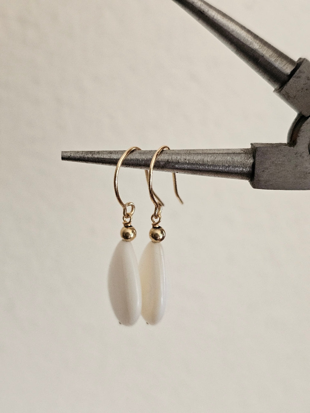 Boucles d'oreilles gouttes de nacre Emmanuella