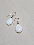 Boucles d'oreilles gouttes de nacre Emmanuella