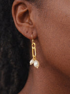 Boucles d’oreilles mailles figaro et perles de culture Paola