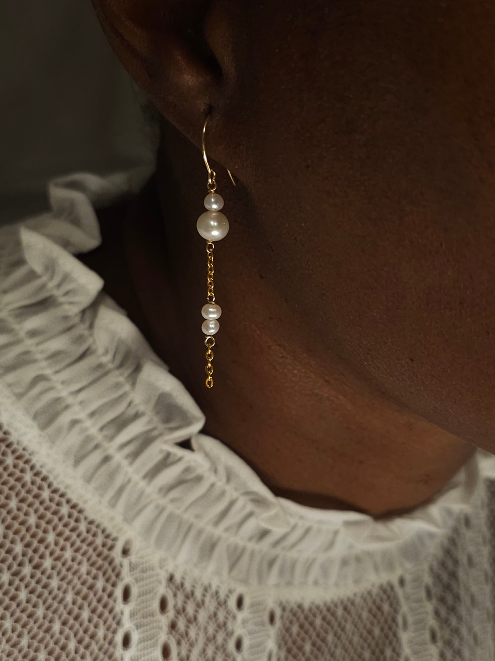 Boucles d'oreilles or laminé pendantes perles Onaya