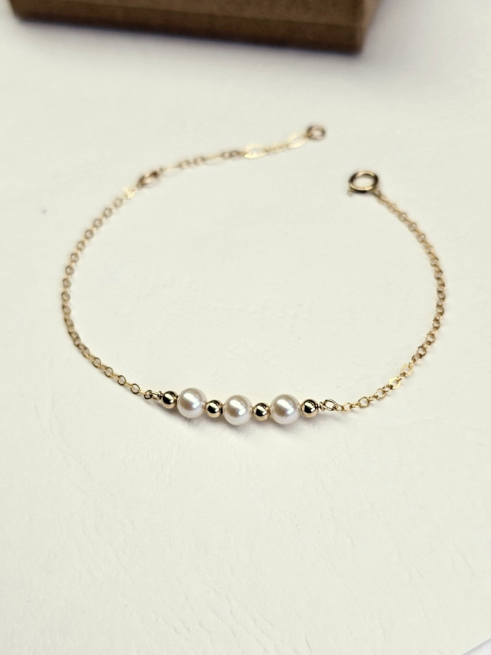 Bracelet Frances – Trilogie de perles de culture et perles gold filled or laminé