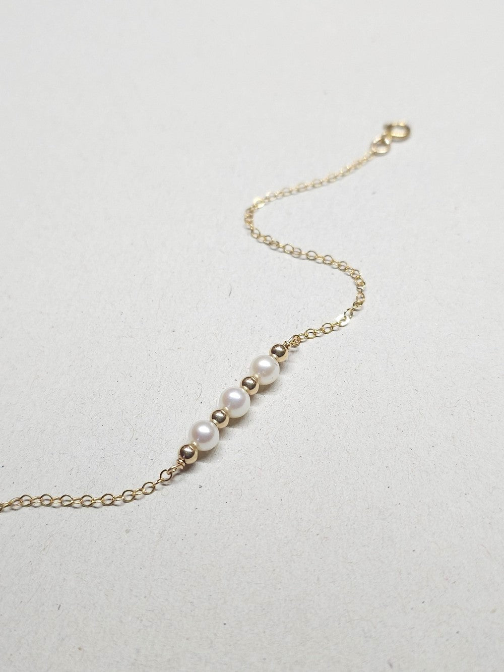 Bracelet Frances – Trilogie de perles de culture et perles gold filled or laminé