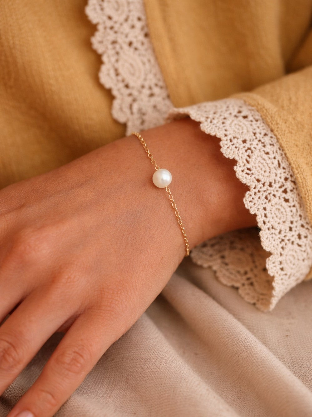 Bracelet perle de culture dorée Lila