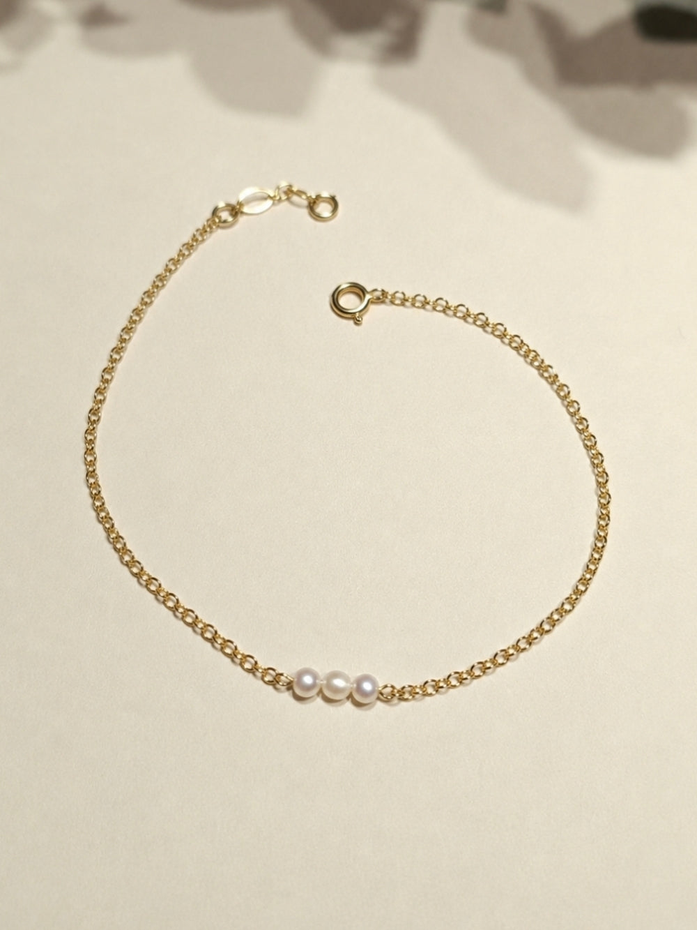 Bracelet fin Três pingos de Amor trio de perles