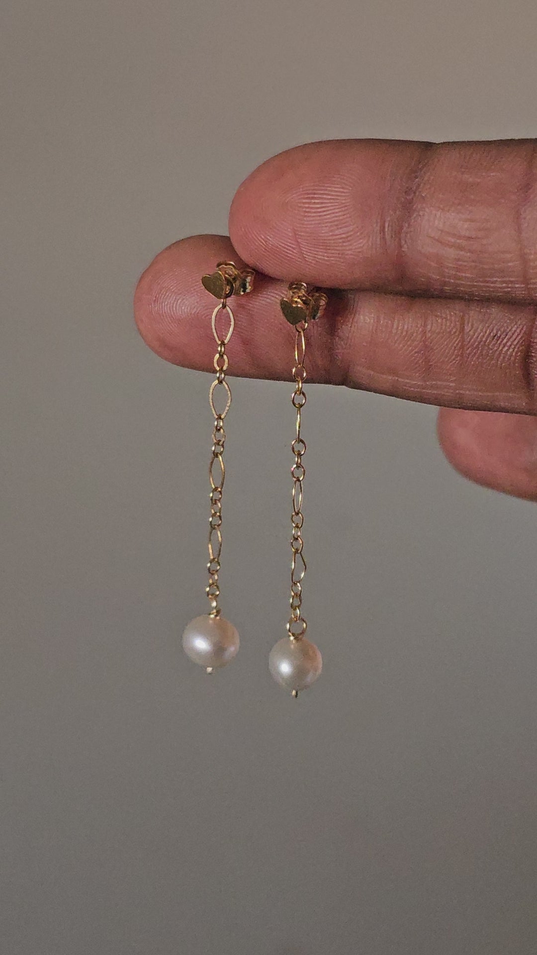 Clous d’oreilles cœur et perles de culture Léva