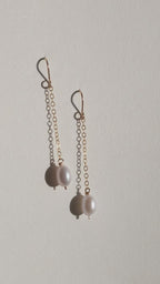 Boucles d’oreilles pendantes en perles de culture olive – Or laminé gold filled Asmin